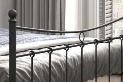 Bed Molly Zwart 160x200cm^Huisenthuis Hot