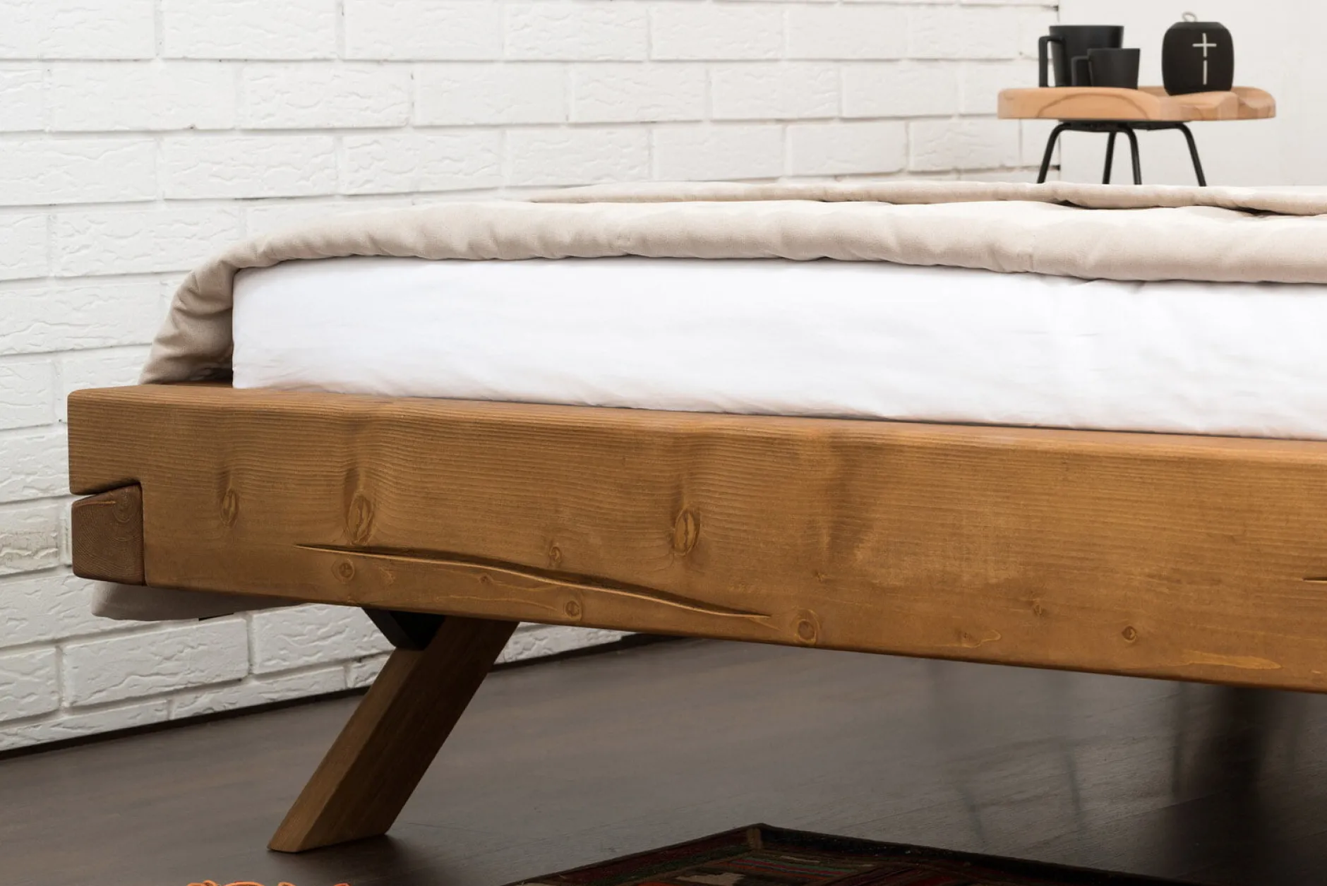 Bed Resi Vurenhout 200x200cm^Huisenthuis New