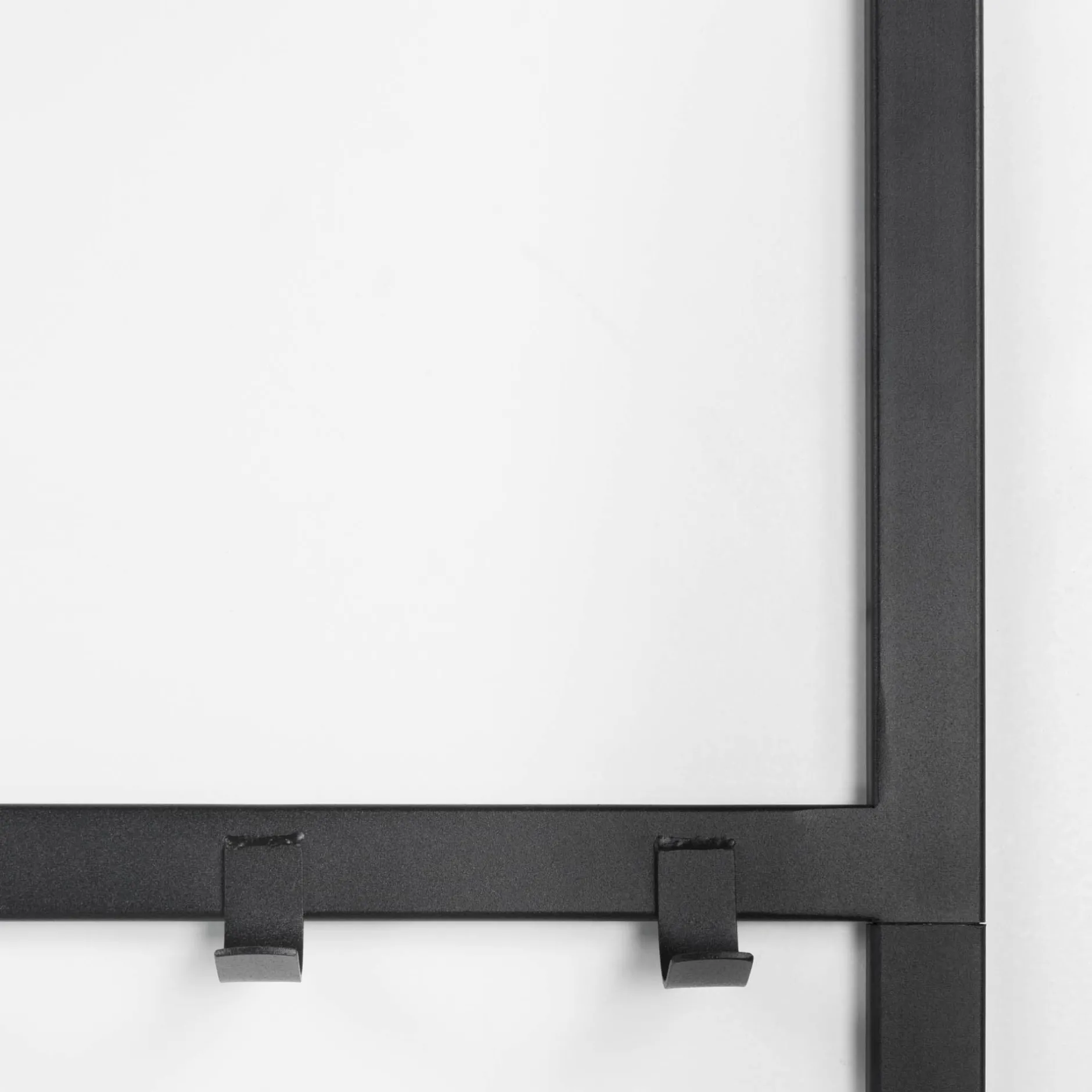 Garderoberek Willow Zwart^Huisenthuis