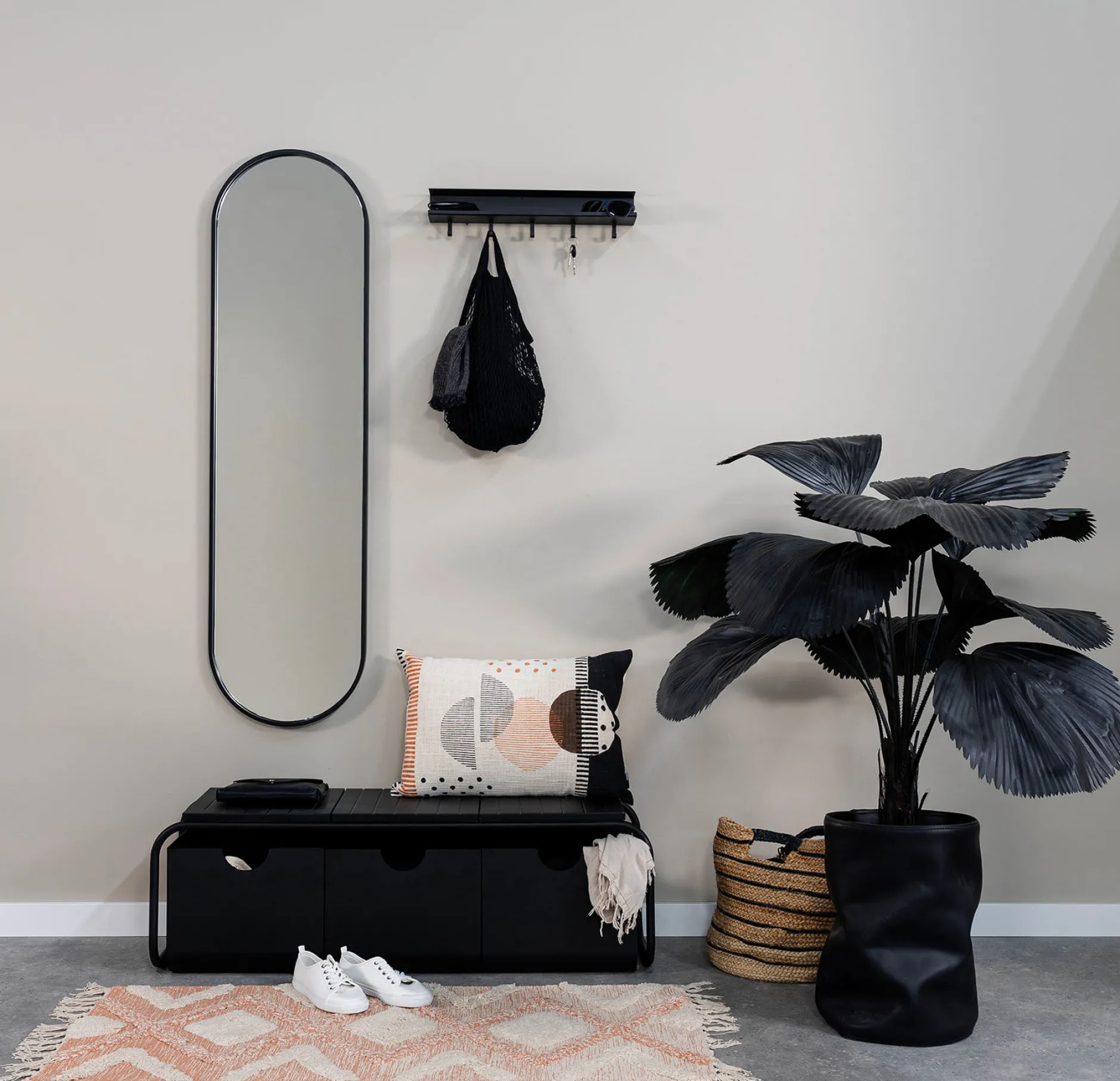 Kapstok Felix Zwart^Huisenthuis Sale