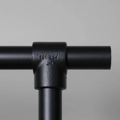 Kledingrek Yuki Zwart^Huisenthuis Online