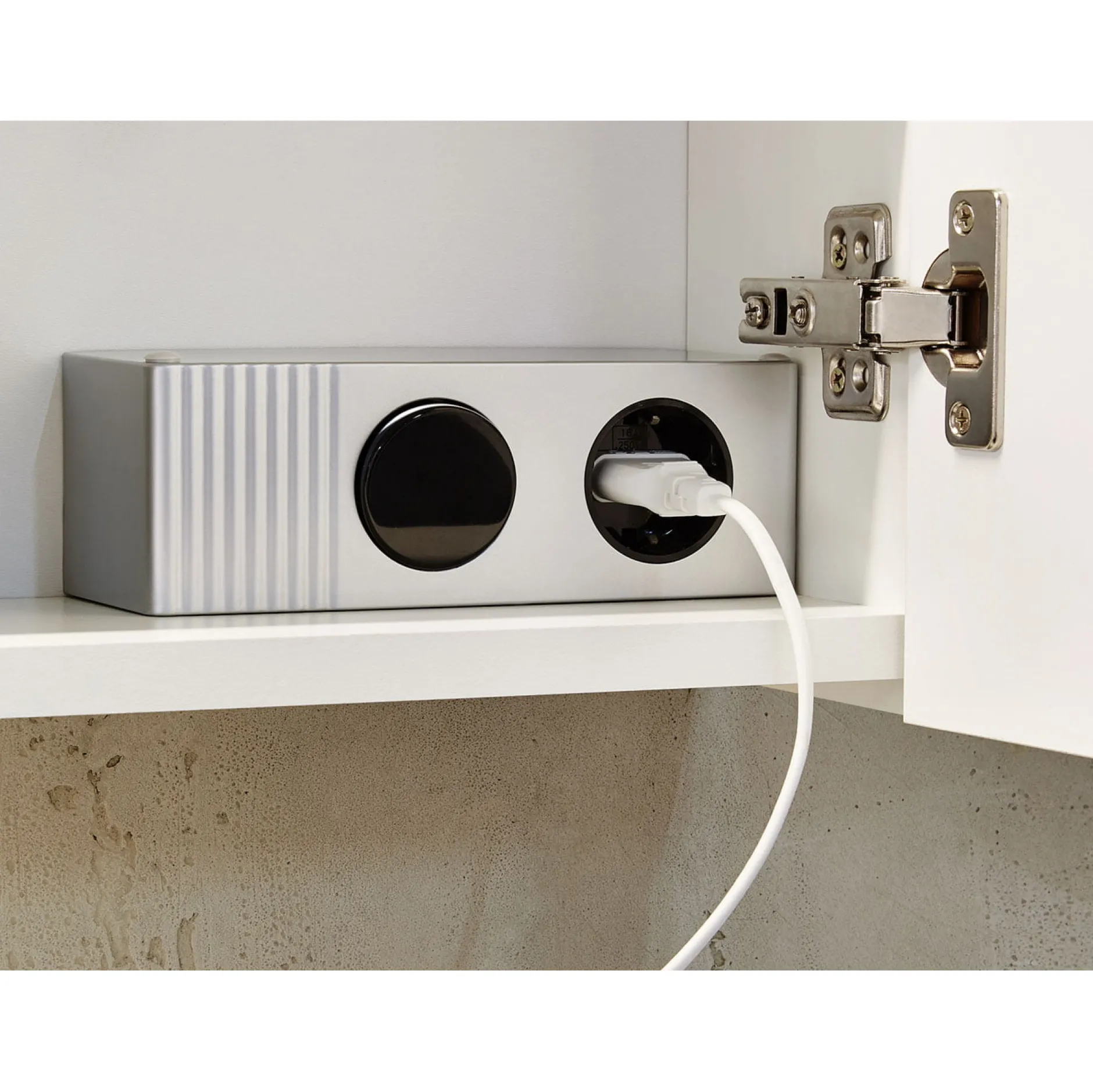 Spiegelkast Ivar L^Huisenthuis